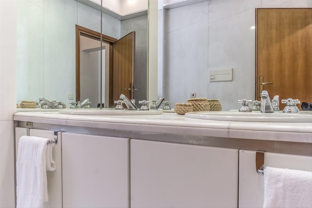 Palazzo Borghese Lovely Flat โรม ภายนอก รูปภาพ